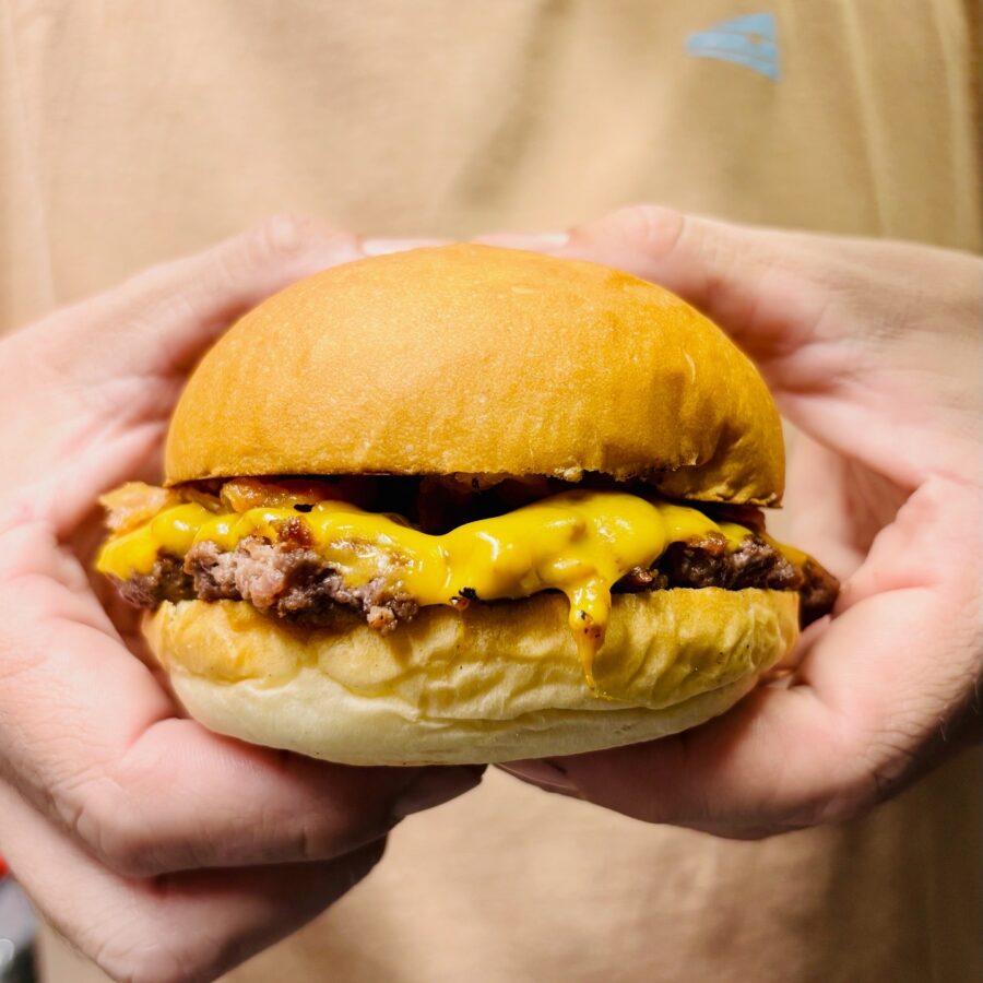 Smash Burger: il primo morso di una nuova storia da Osciale Street Food