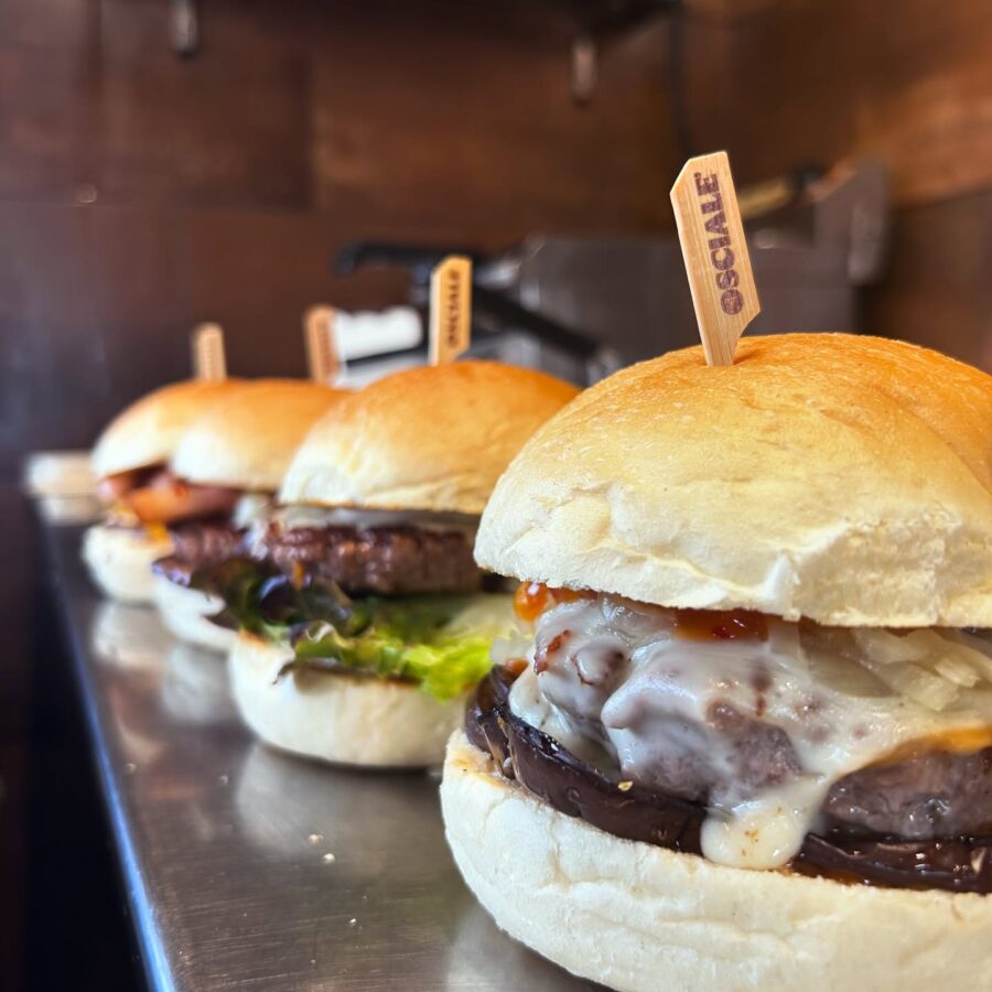 🎃 HALLOWEEN DA OSCIALE STREET FOOD: PAURA DI RESTARE SENZA PATATINE? IMPOSSIBILE! 🍟👻